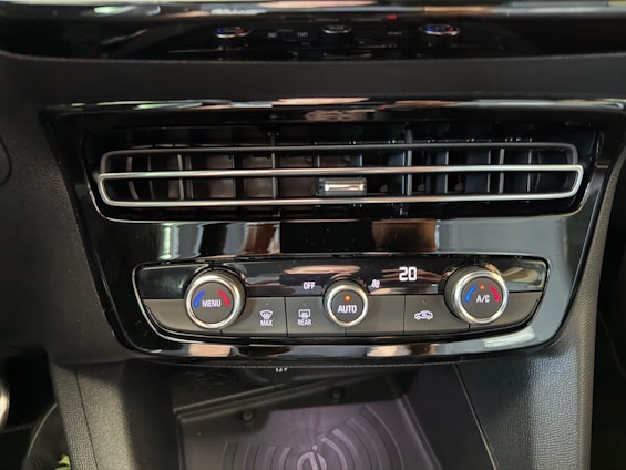 Vehicle image 10 Vehicle image 10