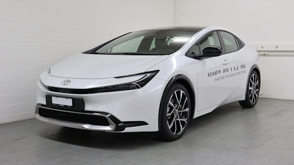 First vehicle image