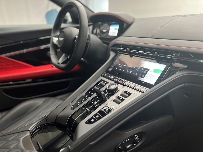 Fahrzeugbild ASTON MARTIN DB12