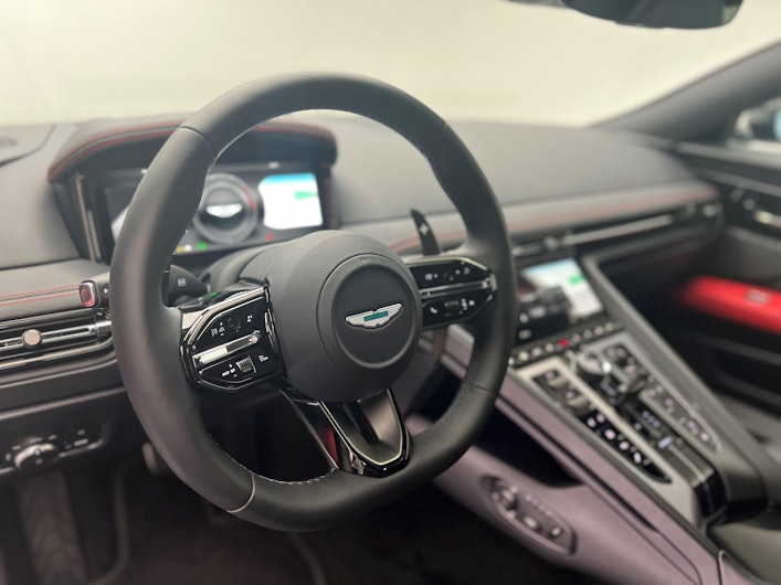 Fahrzeugbild ASTON MARTIN DB12