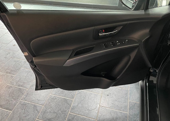 Vehicle image 10 Vehicle image 10