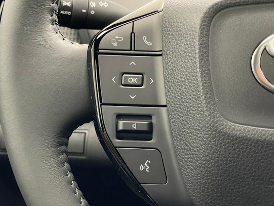 Vehicle image 13 Vehicle image 13