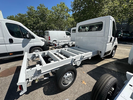 Vehicle image 3 Vehicle image 3