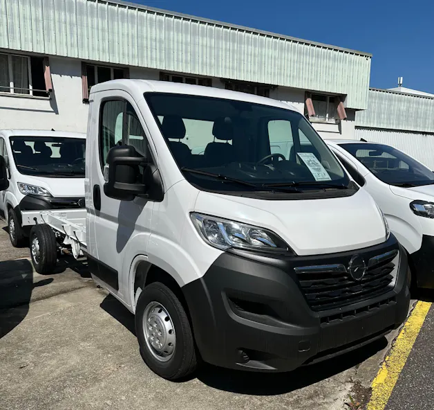 Opel Kab.-Ch. 3.5 t L2 2.2 TD 140