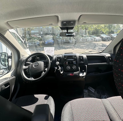 Vehicle image 4 Vehicle image 4