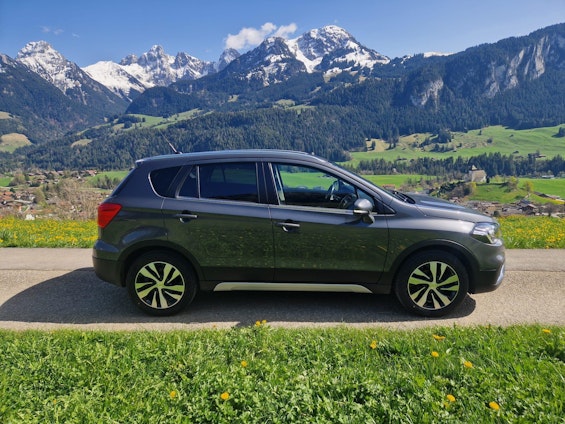 Vehicle image 3