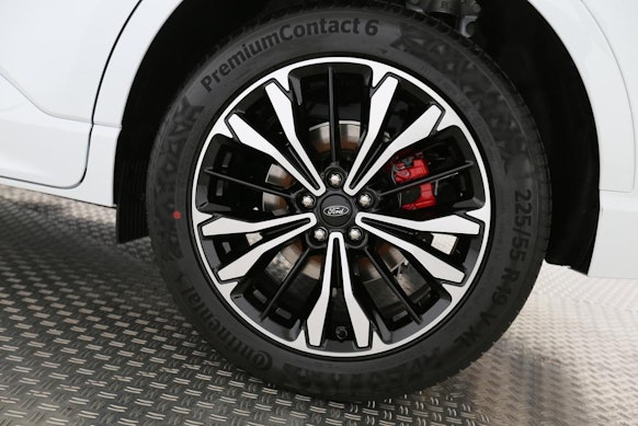 FORD Kuga 2.5 Hybrid ST-Line X 4x4 3