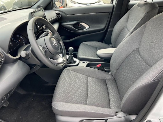 Vehicle image 9 Vehicle image 9