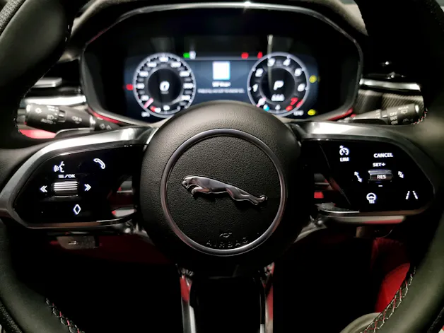 Jaguar F-Pace 5.0 V8 SVR AWD
