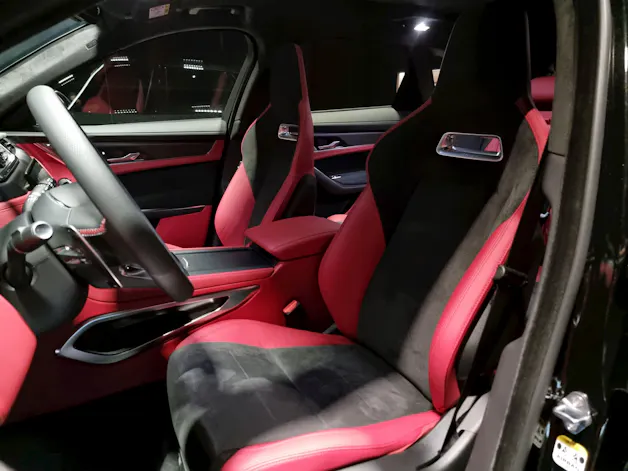 Jaguar F-Pace 5.0 V8 SVR AWD