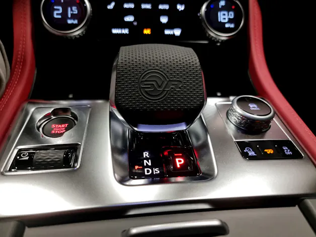 Jaguar F-Pace 5.0 V8 SVR AWD