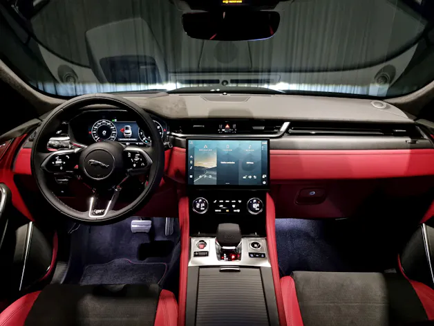 Jaguar F-Pace 5.0 V8 SVR AWD