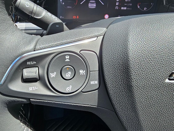 Vehicle image 14 Vehicle image 14