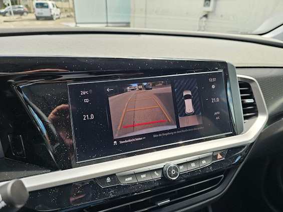 Vehicle image 17 Vehicle image 17