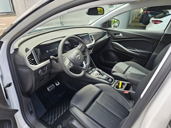 Vehicle image 9 Vehicle image 9