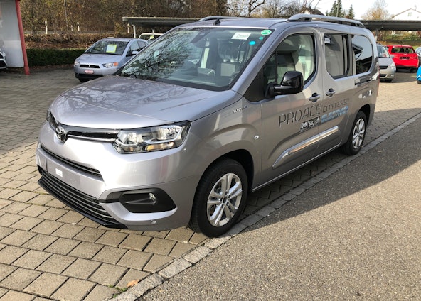 First vehicle image First vehicle image