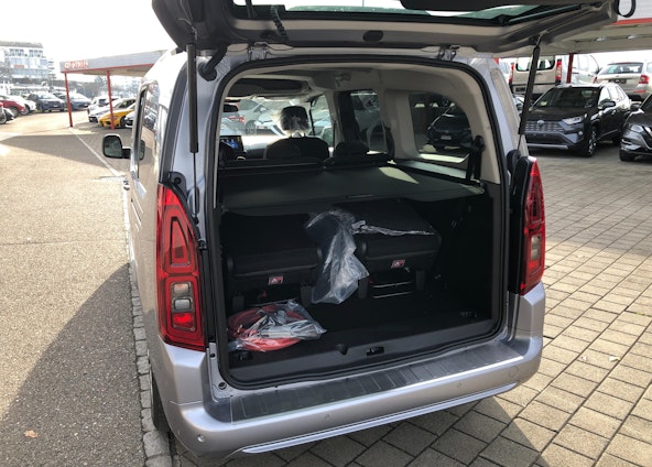 Vehicle image 6 Vehicle image 6