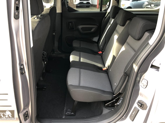 Vehicle image 10 Vehicle image 10