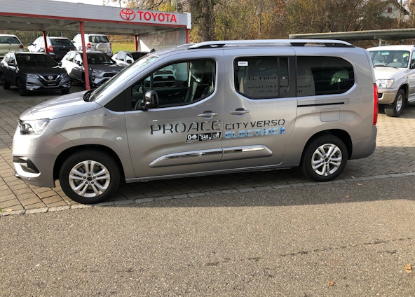 Vehicle image 4 Vehicle image 4