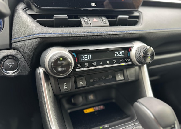 Vehicle image 18 Vehicle image 18