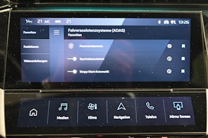 Vehicle image PEUGEOT 308 1.2 PureTech Allure Pack