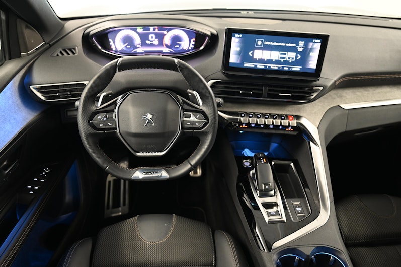 Vehicle image PEUGEOT 5008