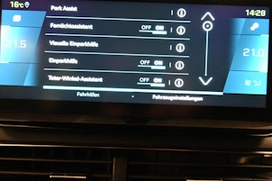 Vehicle image PEUGEOT 3008 1.6 Plug-in Hybrid4 GT