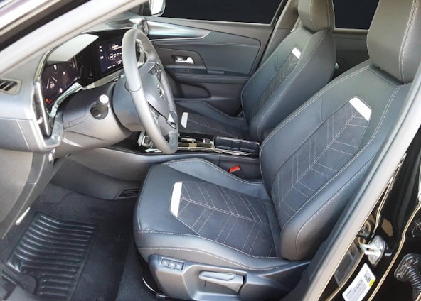 Vehicle image 4 Vehicle image 4