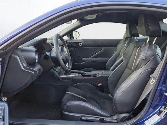 Vehicle image 4 Vehicle image 4