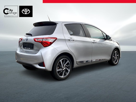 Vehicle image 10 Vehicle image 10