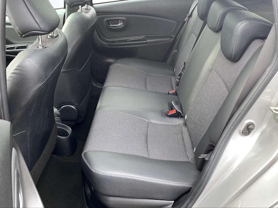 Vehicle image 6 Vehicle image 6