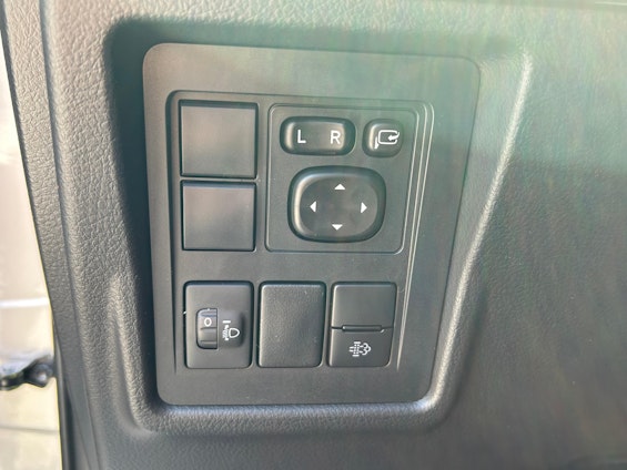 Vehicle image 13 Vehicle image 13