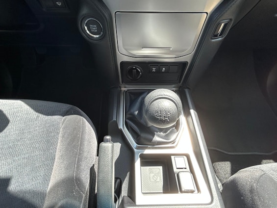 Vehicle image 14 Vehicle image 14