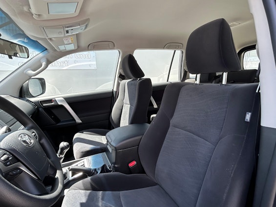 Vehicle image 6 Vehicle image 6