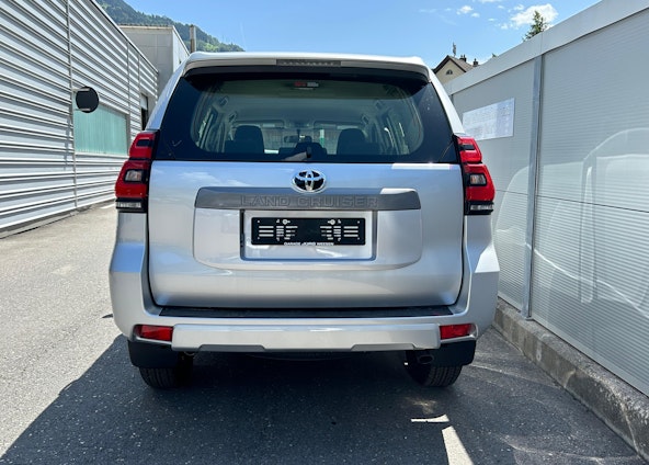 Vehicle image 4 Vehicle image 4