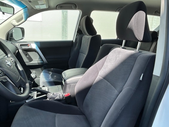 Vehicle image 6 Vehicle image 6