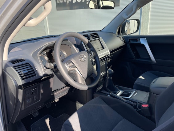 Vehicle image 6 Vehicle image 6