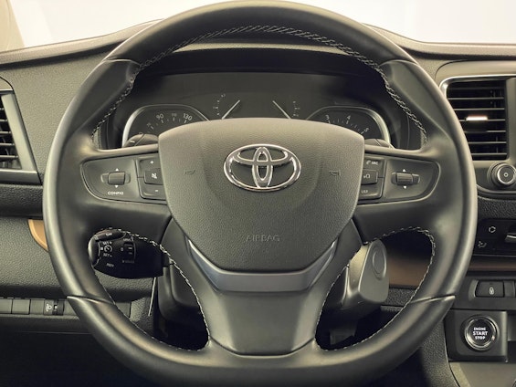 Vehicle image 14 Vehicle image 14