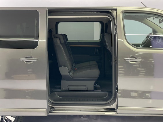 Vehicle image 19 Vehicle image 19