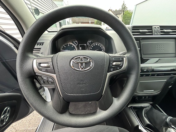 Vehicle image 12 Vehicle image 12