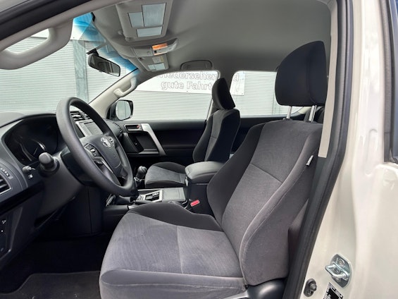 Vehicle image 6 Vehicle image 6