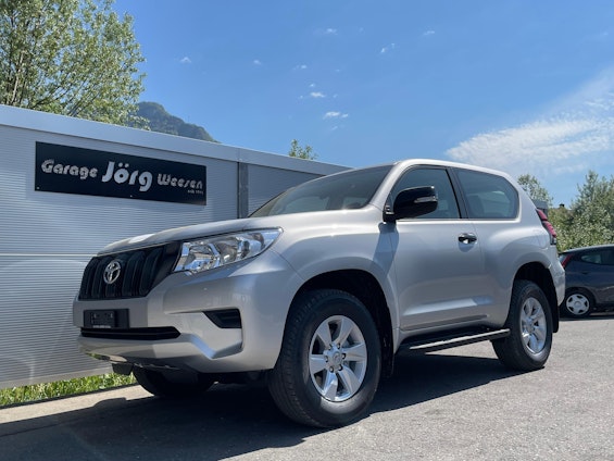 First vehicle image First vehicle image