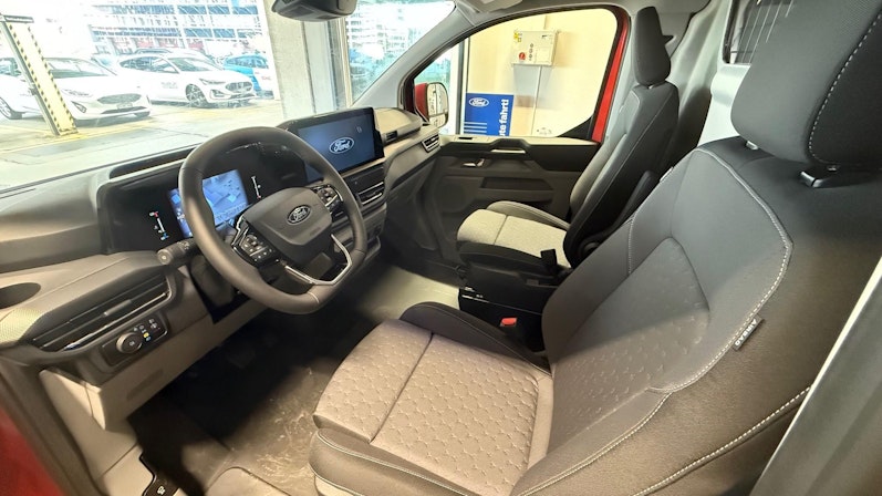 Vehicle image FORD TRANSIT CUSTOM