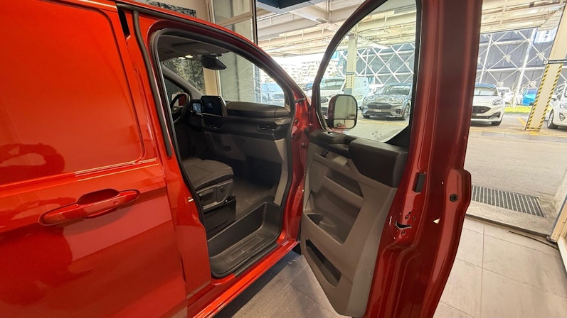 Vehicle image FORD TRANSIT CUSTOM