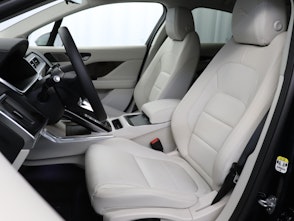 Vehicle image JAGUAR I-Pace EV400 SE AWD