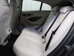 Vehicle image JAGUAR I-Pace EV400 SE AWD