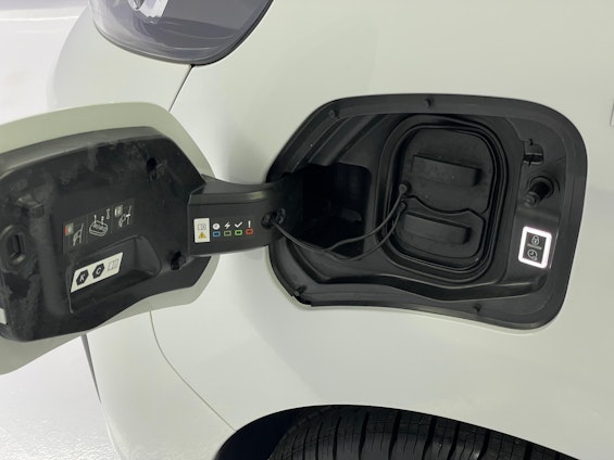 Vehicle image 12 Vehicle image 12