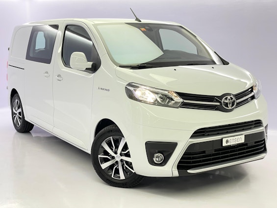 First vehicle image First vehicle image