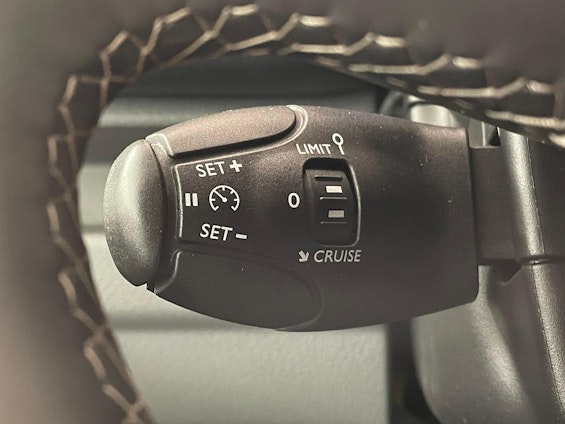 Vehicle image 11 Vehicle image 11