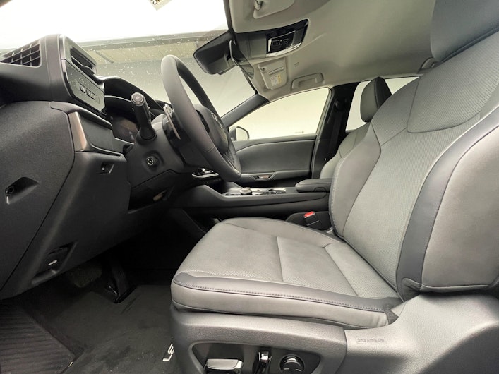 Vehicle image LEXUS RZ